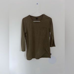 patagonia green tee